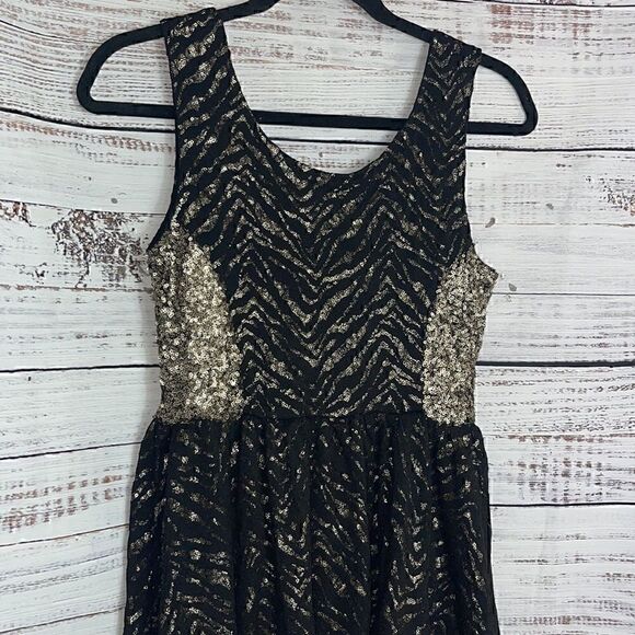 Revolve Hunt no more Dress Womens beaded Disco sequined fit and flare lace mini - Picture 7 of 12